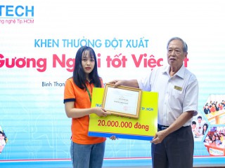 Đại học trao học bổng đến nữ sinh trả lại 200 triệu đồng nhặt được